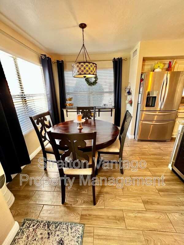 4682 West Oakland Street - Photo 7 of 14