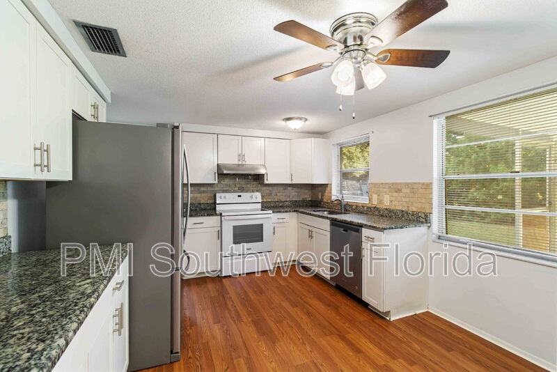 3124 Savage Rd - Photo 6 of 36