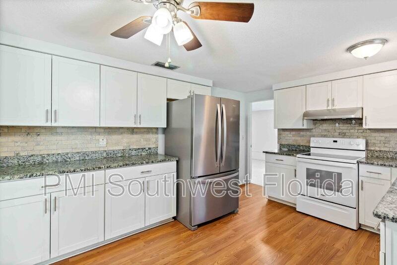 3124 Savage Rd - Photo 7 of 36