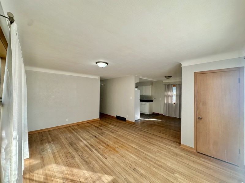 1609 Arizona Ave Ne - Photo 3 of 20