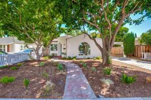 152 S Bayview Ave - Photo 1 of 1