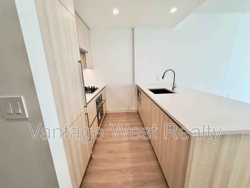 1608 Water St - Photo 2 of 23