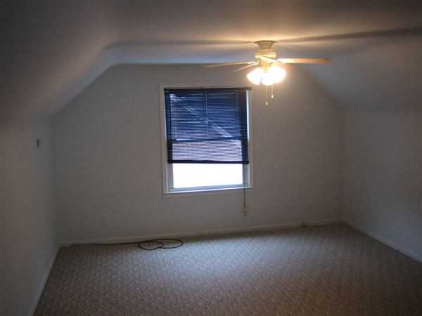 18649 Audette St - Photo 3 of 5