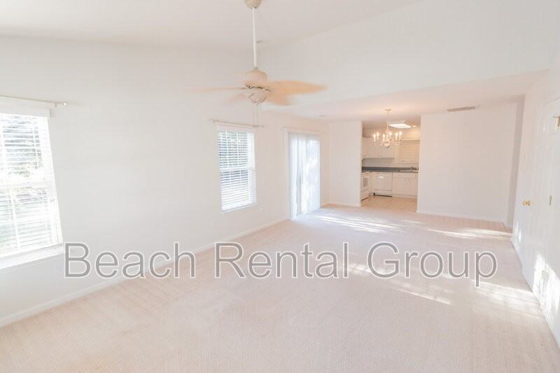 187 Madrid Dr - Photo 3 of 22