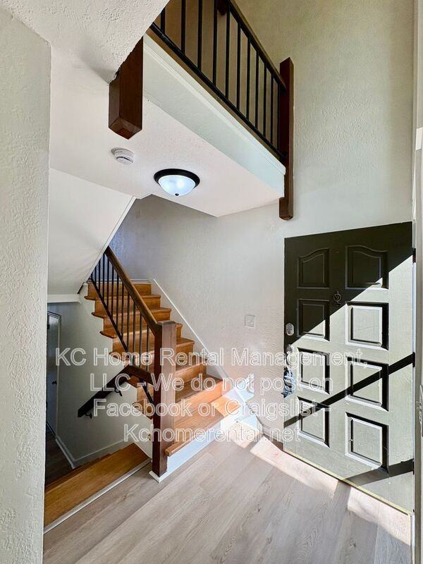 10205 Cedarbrooke Ln - Photo 3 of 50