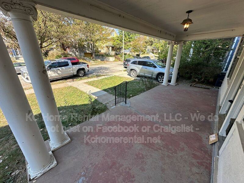 5119 Grand Ave - Photo 3 of 38