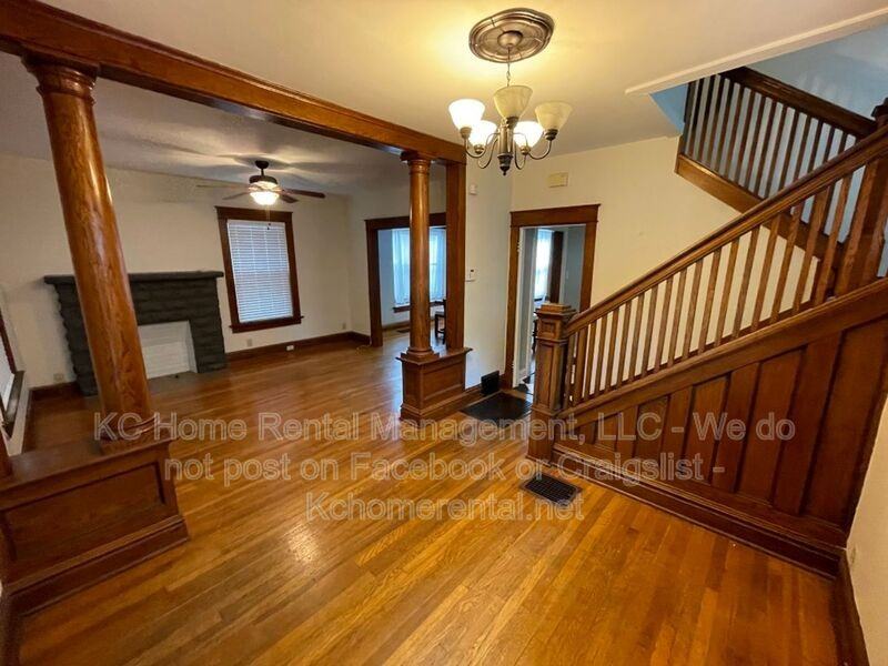 3554 Genessee St - Photo 4 of 29