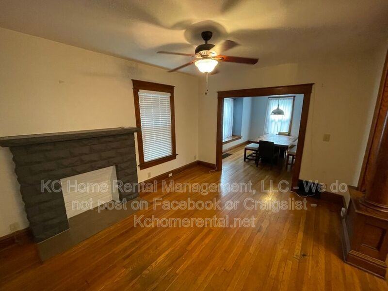 3554 Genessee St - Photo 5 of 29