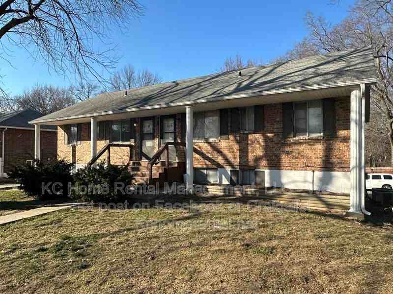 2210 Ne 77th St - Photo 3 of 19