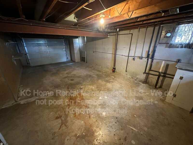 710 Nw Mock Ave - Photo 5 of 18