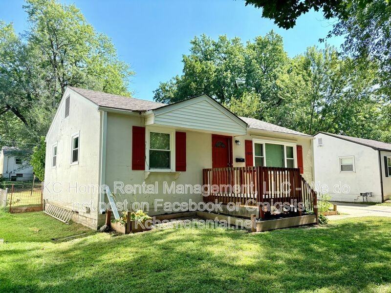 7809 Pennsylvania Ave - Photo 2 of 28