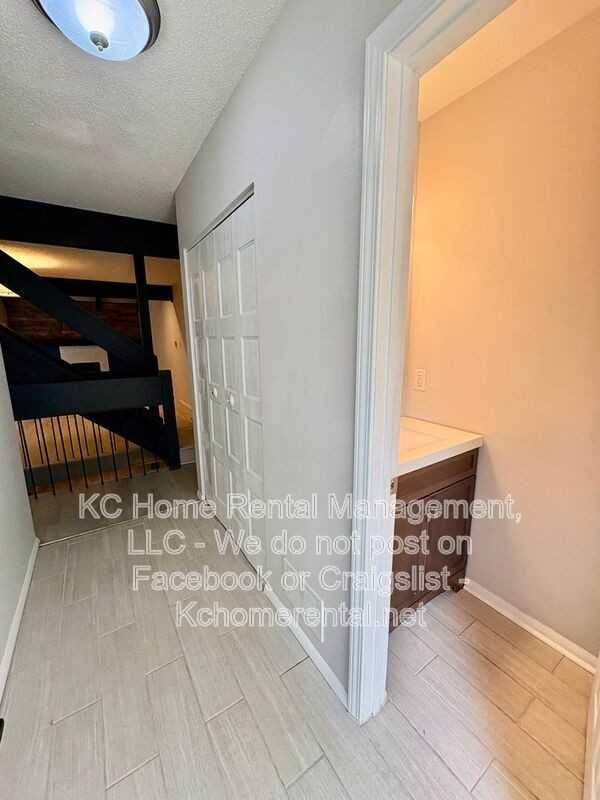 8027 North Stoddard Avenue - Photo 3 of 40