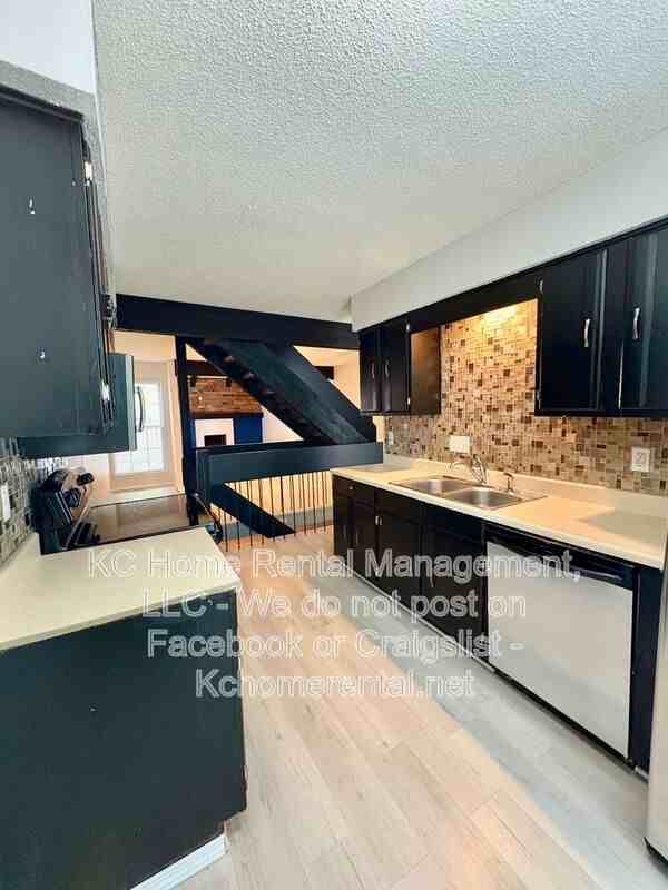 8027 North Stoddard Avenue - Photo 7 of 40