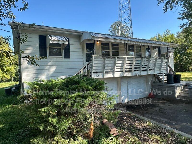 3015 N 53rd St - Photo 3 of 30