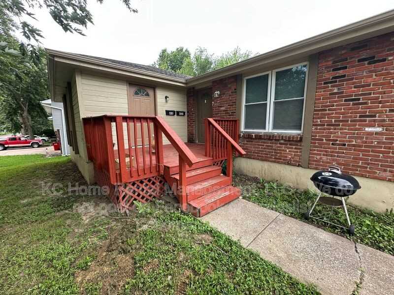 420 North Jennings Road - Photo 2 of 32