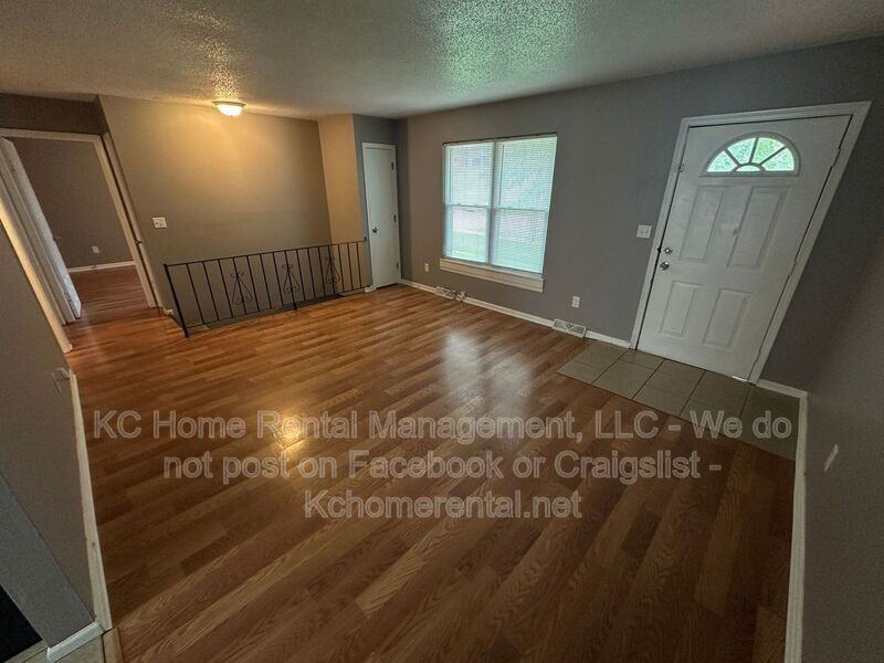 420 North Jennings Road - Photo 3 of 32