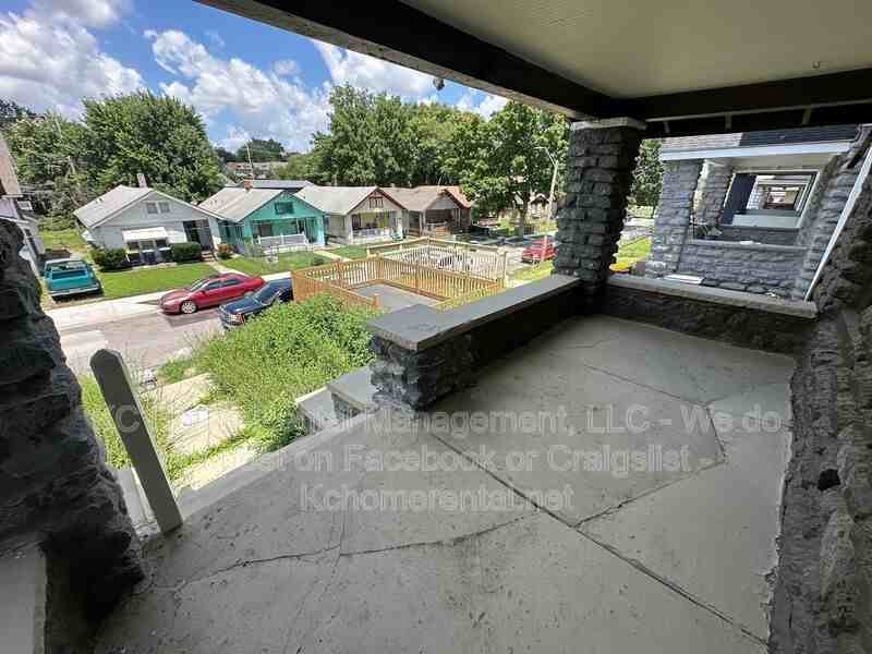 3211 E 32nd St - Photo 3 of 49