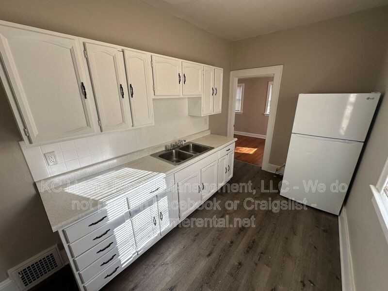 2947 York St #2 - Photo 4 of 27