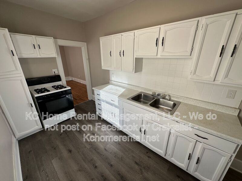 2947 York St #2 - Photo 5 of 27