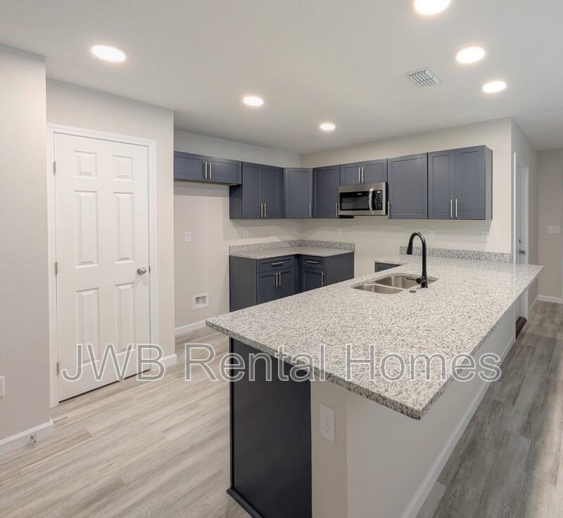 1275 Neva St - Photo 4 of 19