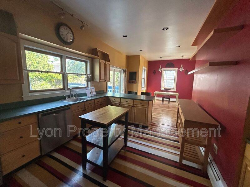 41 Tilley St - Photo 3 of 22