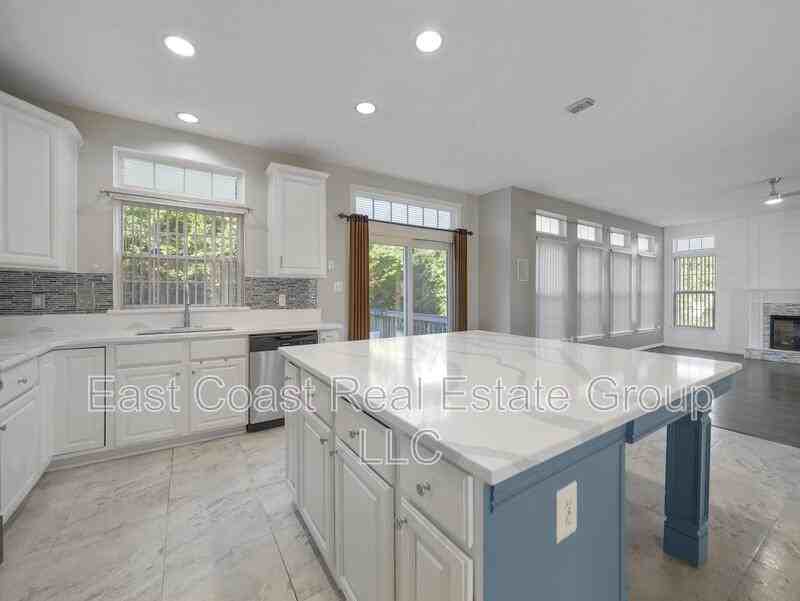 4824 Old Holter Rd - Photo 6 of 41