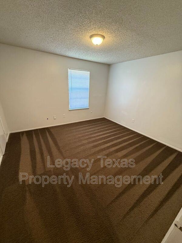 1708 Short St #B - Photo 6 of 7