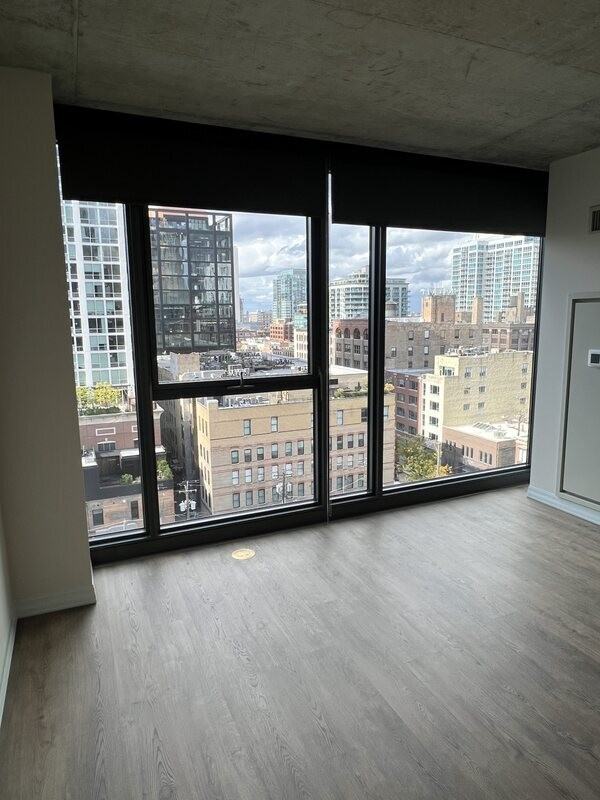 603 North Wells Street #401 - Photo 4 of 12