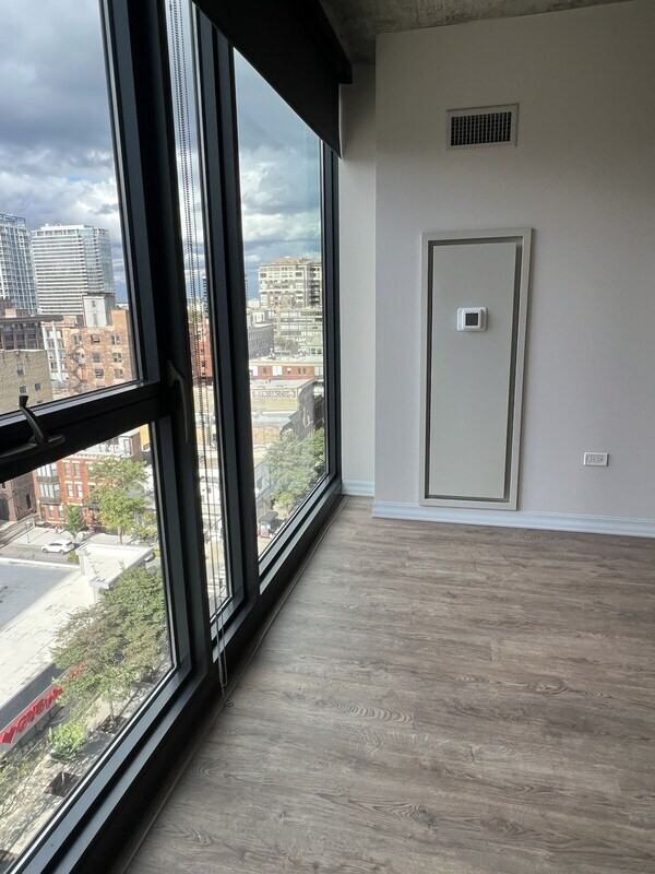 603 North Wells Street #401 - Photo 6 of 12
