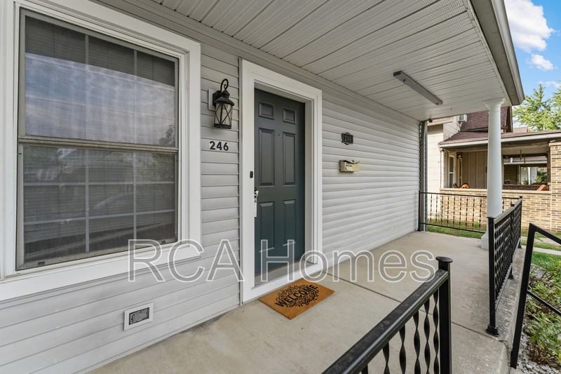 246 N Belleview Pl - Photo 2 of 16