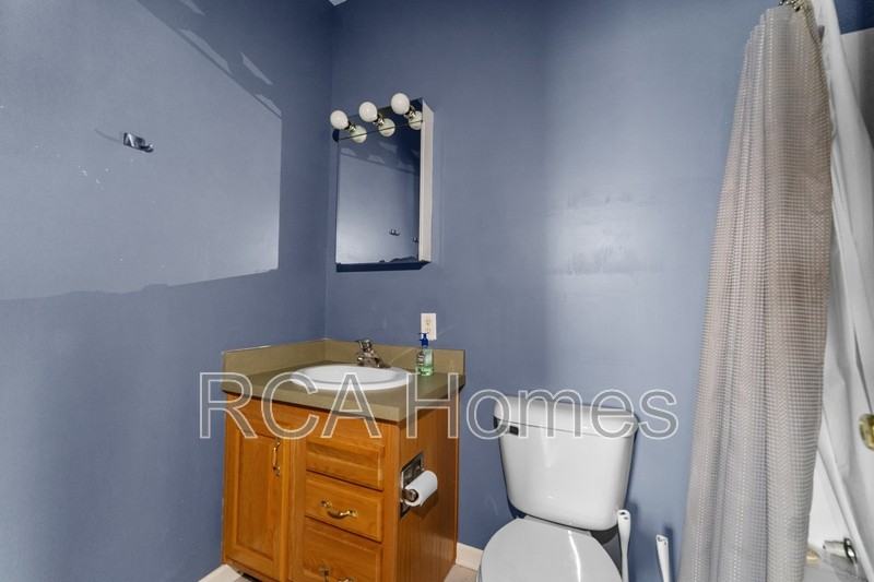 246 N Belleview Pl - Photo 7 of 16