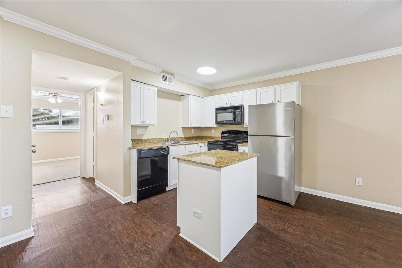 300 Pecore, LLC - Photo 3 of 20