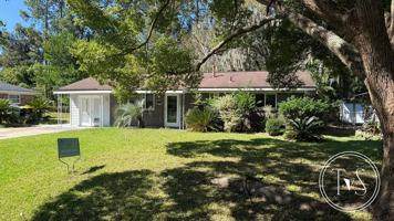 featured image of 38 Merrydell Dr