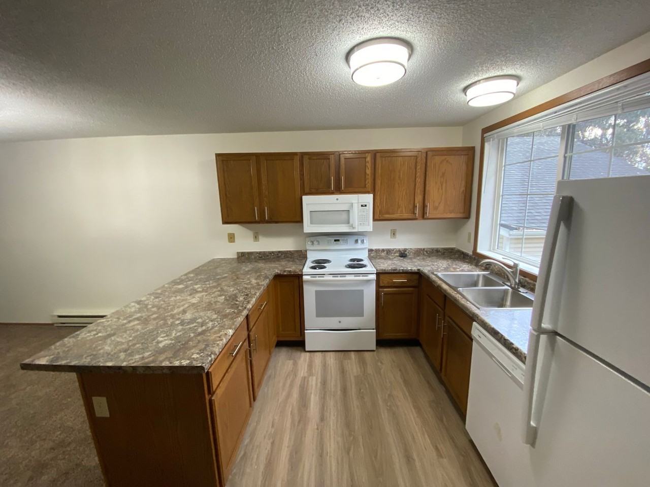 4846 10th Avenue Southwest - Photo 4 of 23