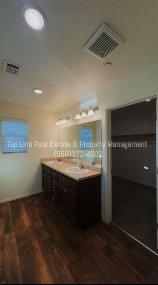 729 W Perez Ave - Photo 3 of 26