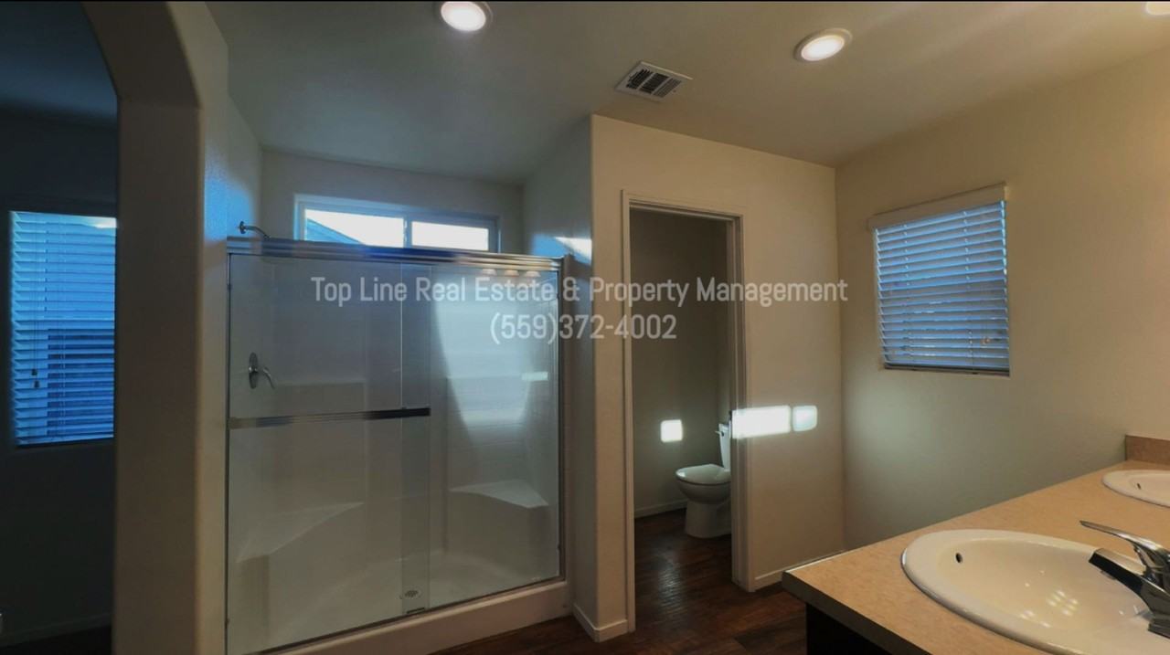 729 W Perez Ave - Photo 4 of 26