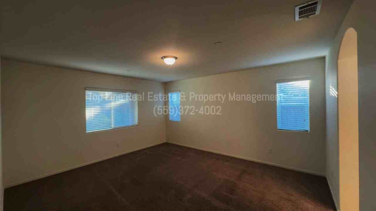729 W Perez Ave - Photo 7 of 26