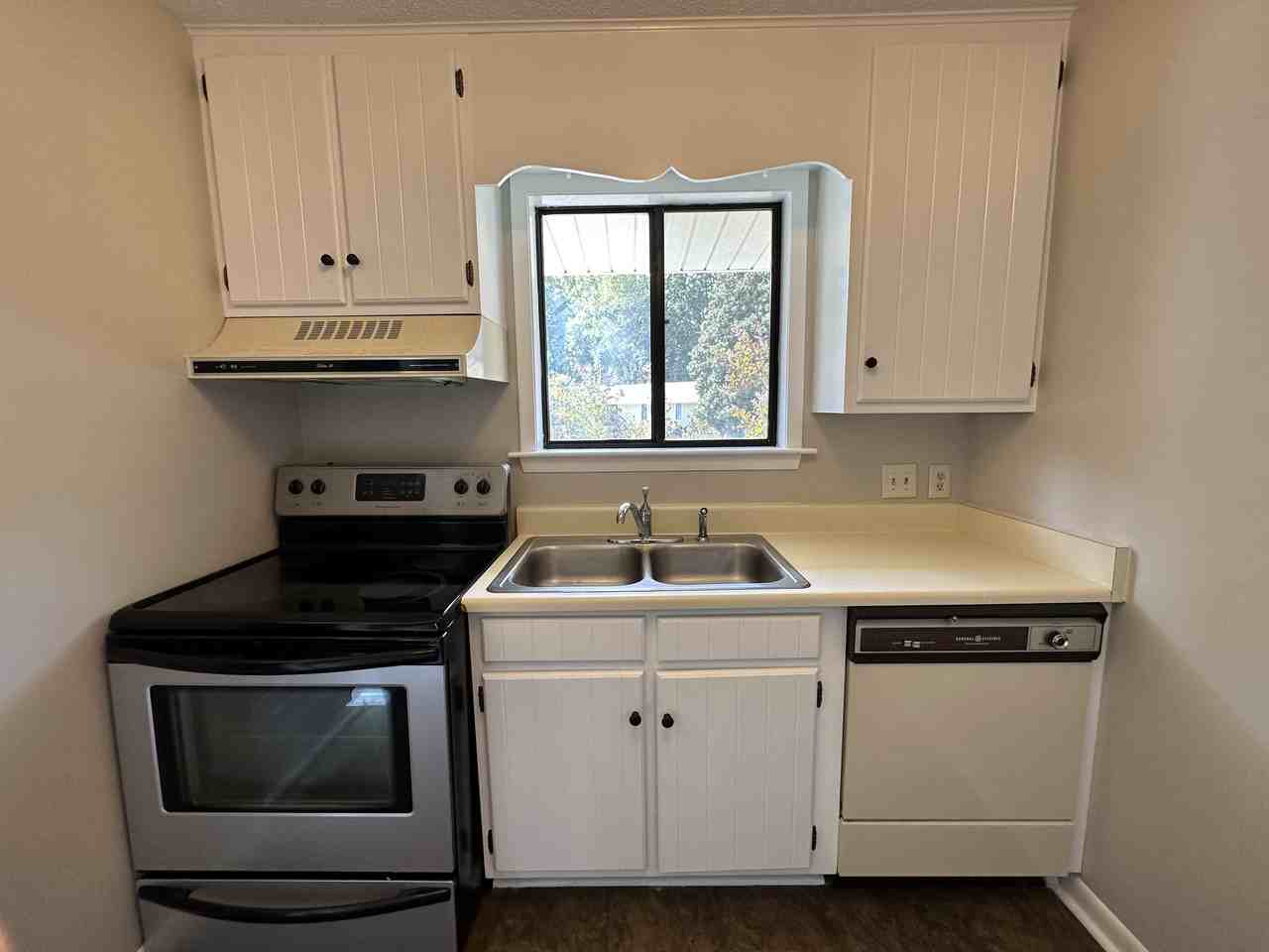 203 Driftwood Ln - Photo 4 of 24