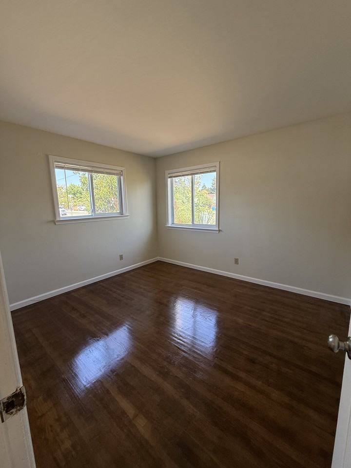 223 Mendocino Street - Photo 7 of 13