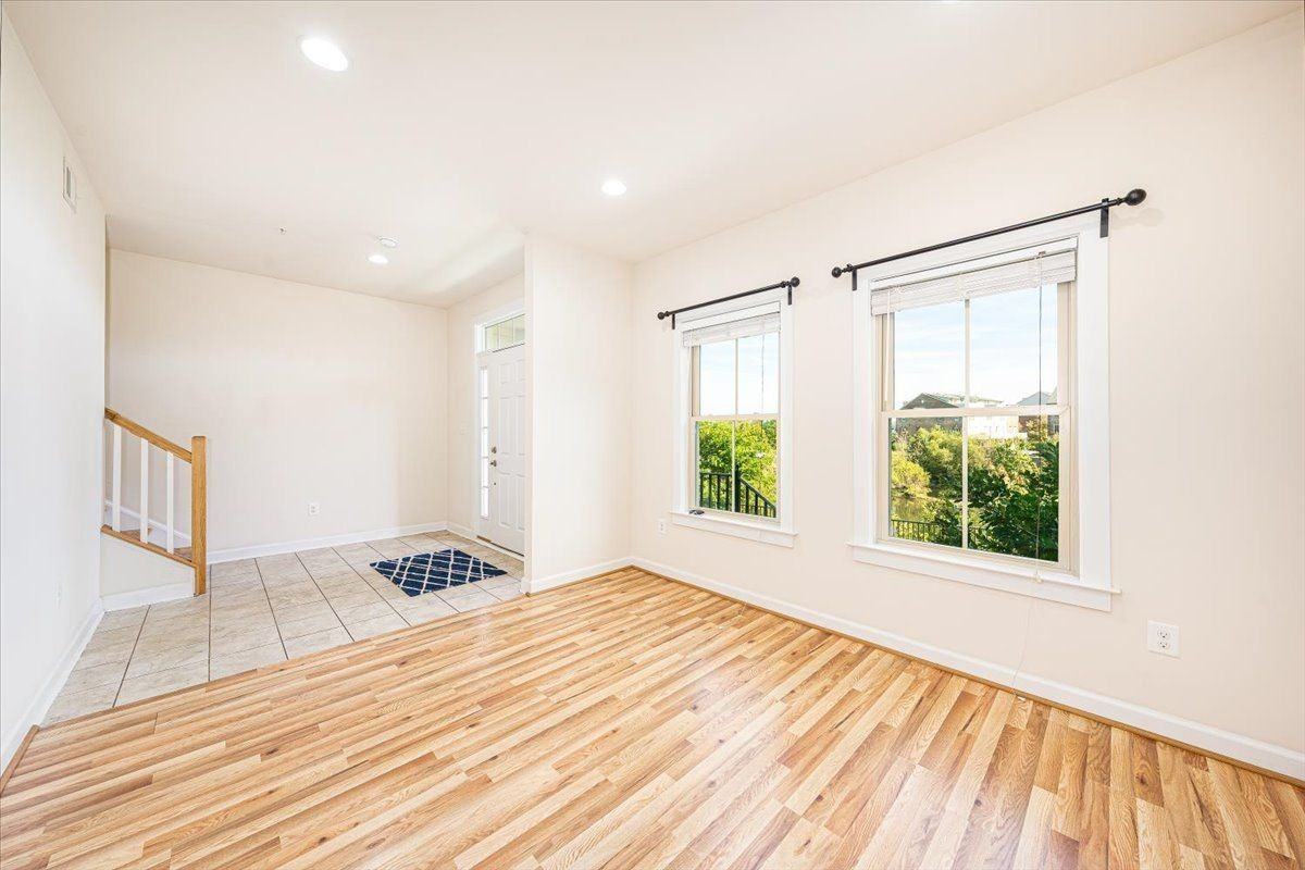 9128 Kenway Lane - Photo 5 of 43