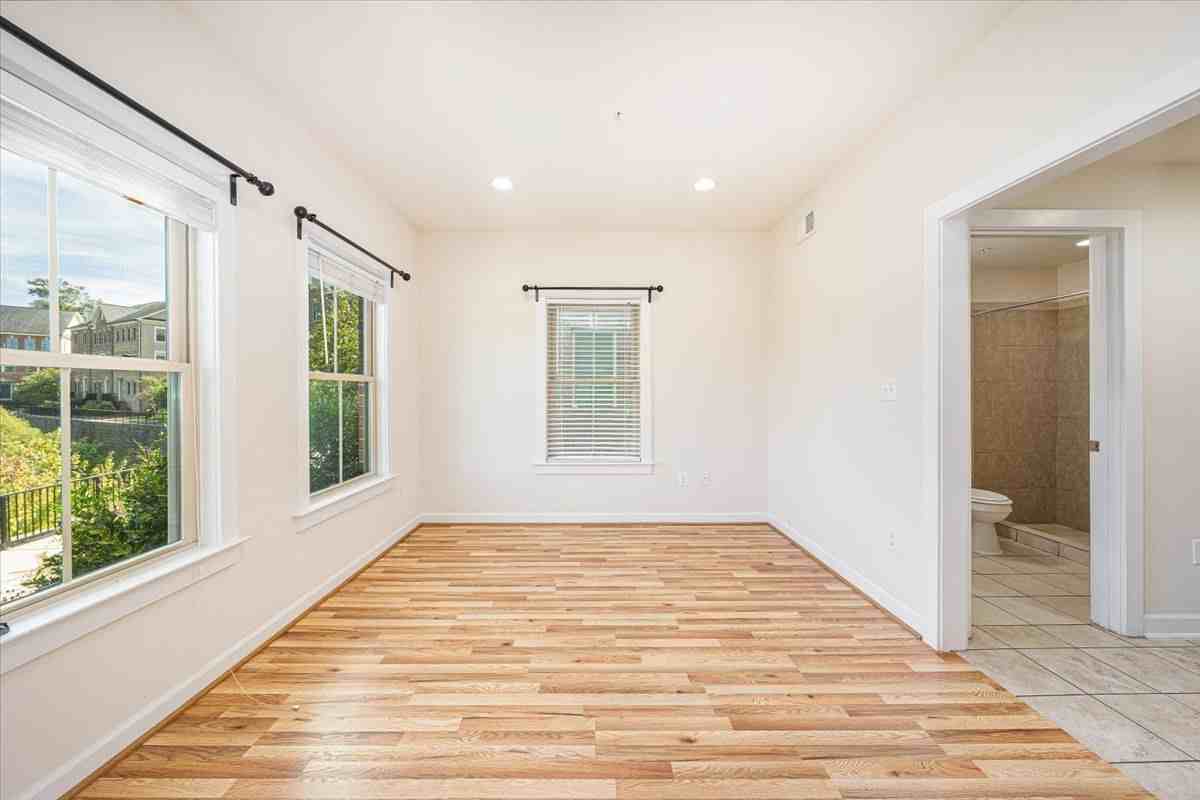 9128 Kenway Lane - Photo 6 of 43