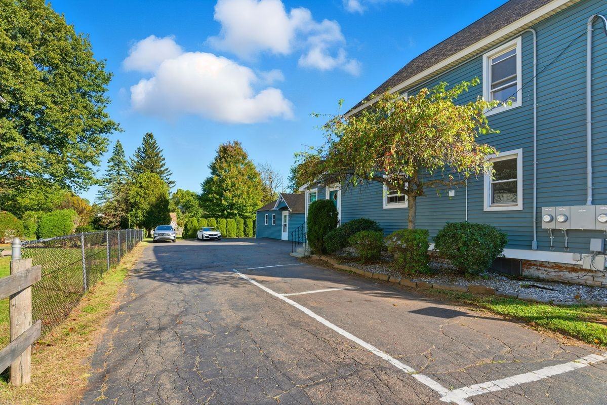 44 E Cedar St ##1 - Photo 3 of 19