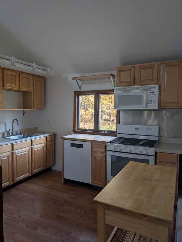 84 Foster Rd - Photo 4 of 5