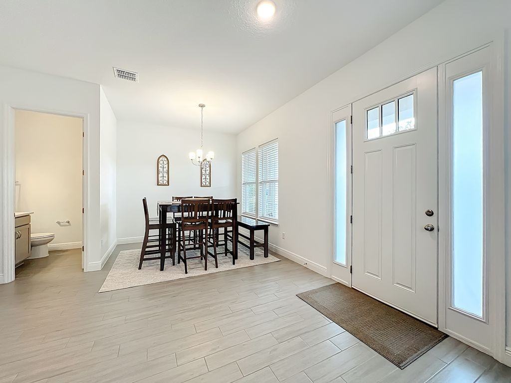 6423 Cyrils Dr - Photo 3 of 15