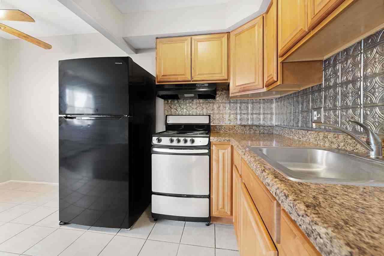 2855 4th St. *EPM* - Photo 2 of 20