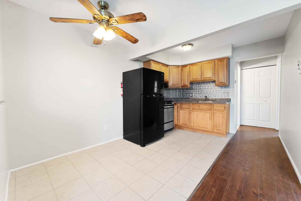 2855 4th St. *EPM* - Photo 3 of 20