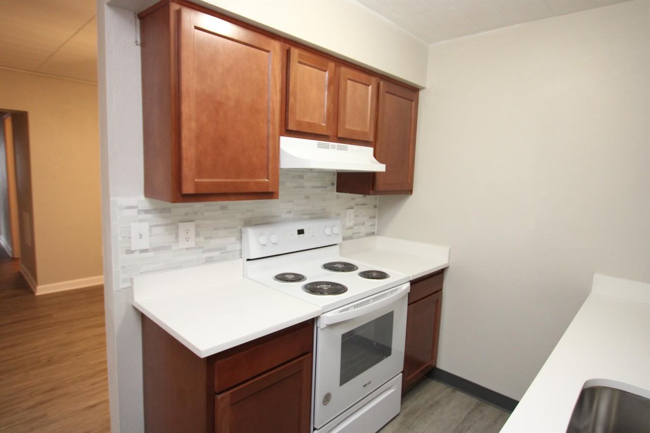 WELLINGTON SQUARE -- 304 - Photo 4 of 50