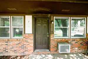 featured image of 4819 Marion St