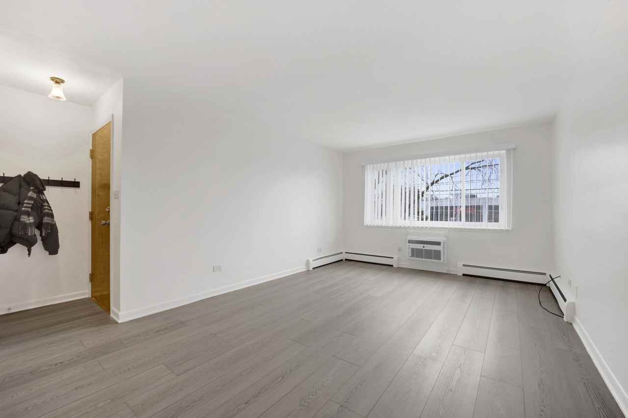 1608 Ogden Avenue - Photo 5 of 11