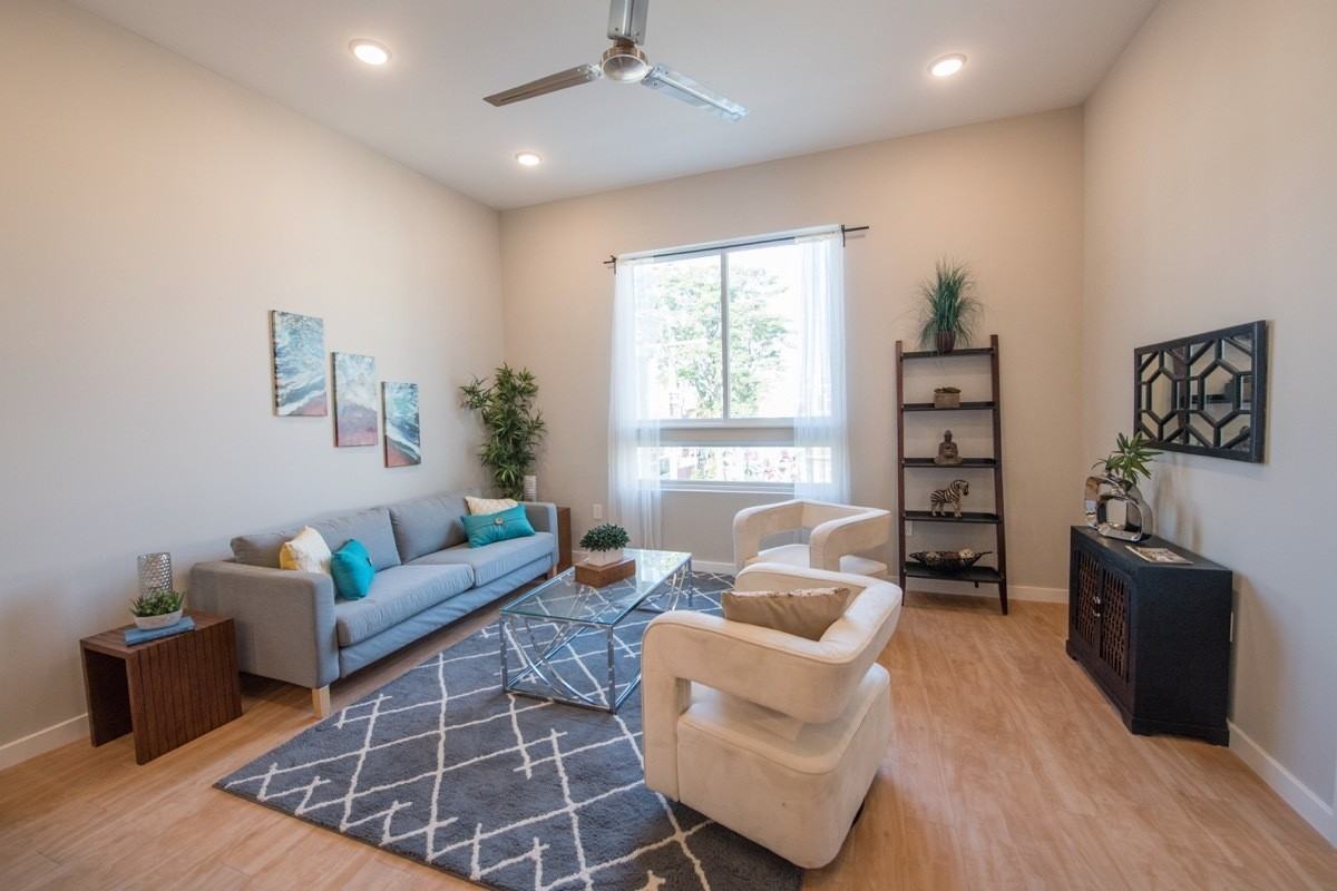 1221 N 27th - Photo 3 of 10